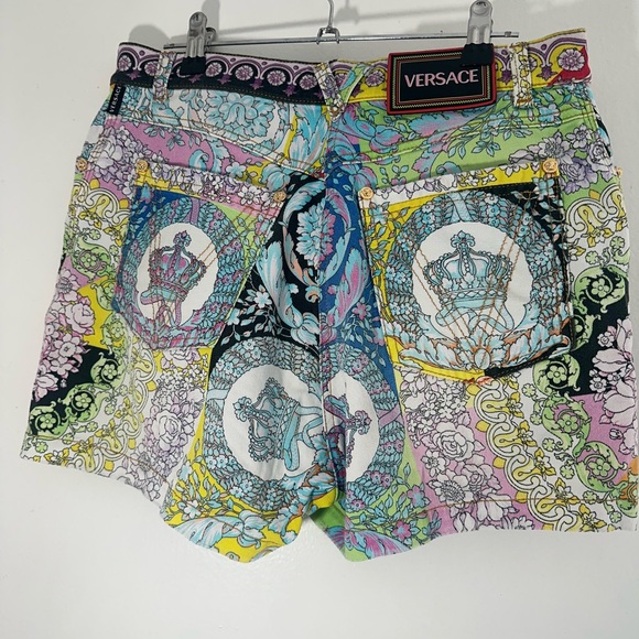 Versace Barocco Mosaic Printed Jean shorts Size 29 with a bit of stretch - Picture 5 of 11